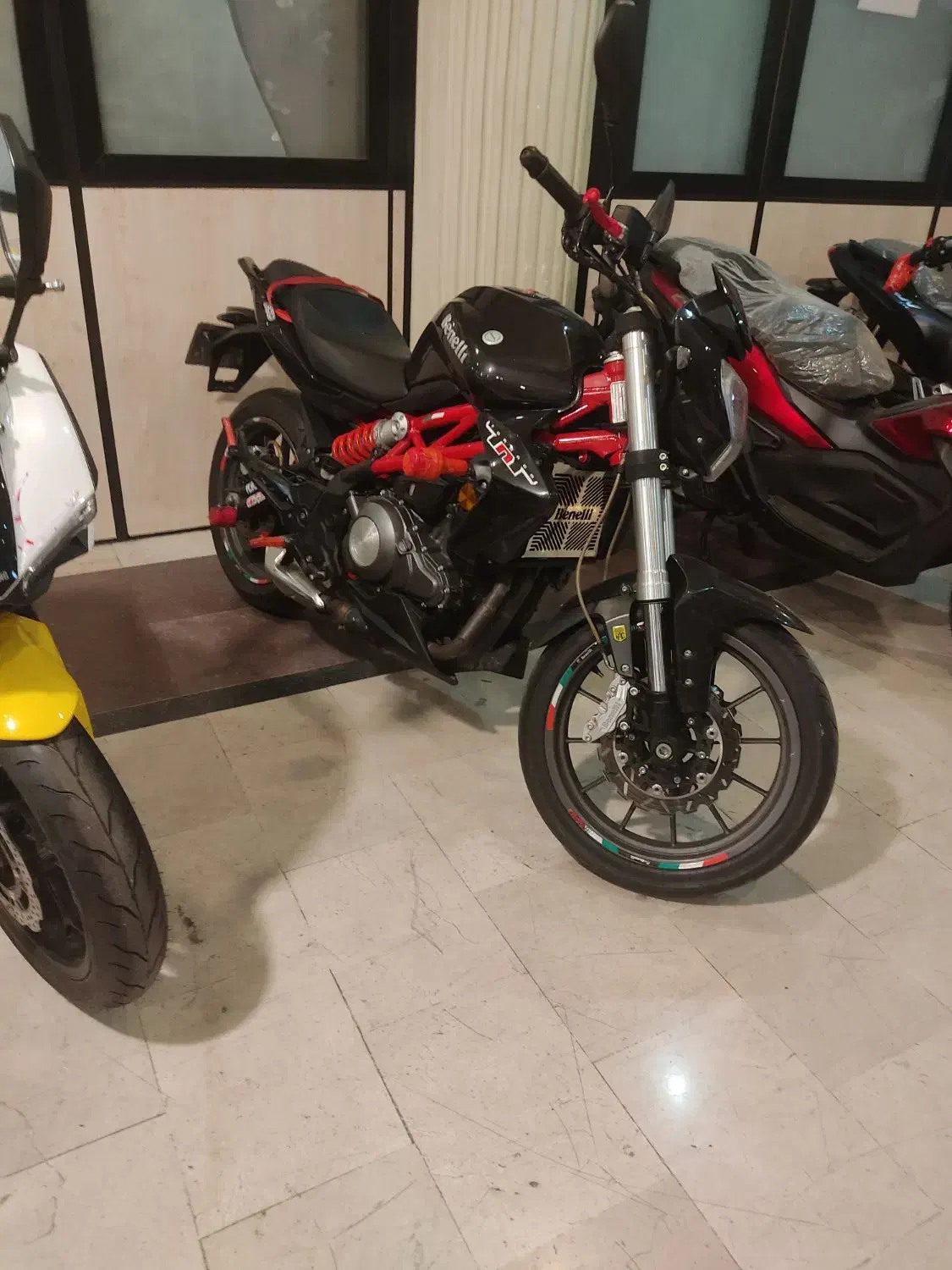 بنلی ۳۰۰ دوسیلندر|موتورسیکلت|تهران, جنت‌آباد جنوبی|دیوار