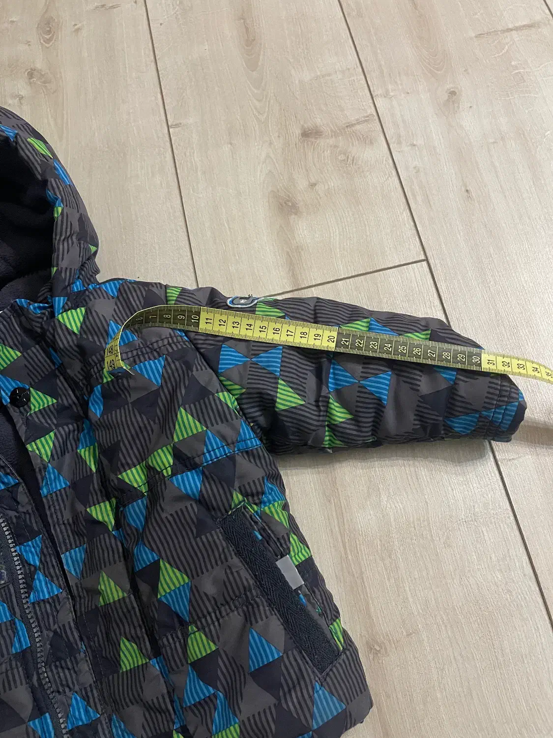 کاپشن|کفش و لباس بچه|تهران, دبستان|دیوار