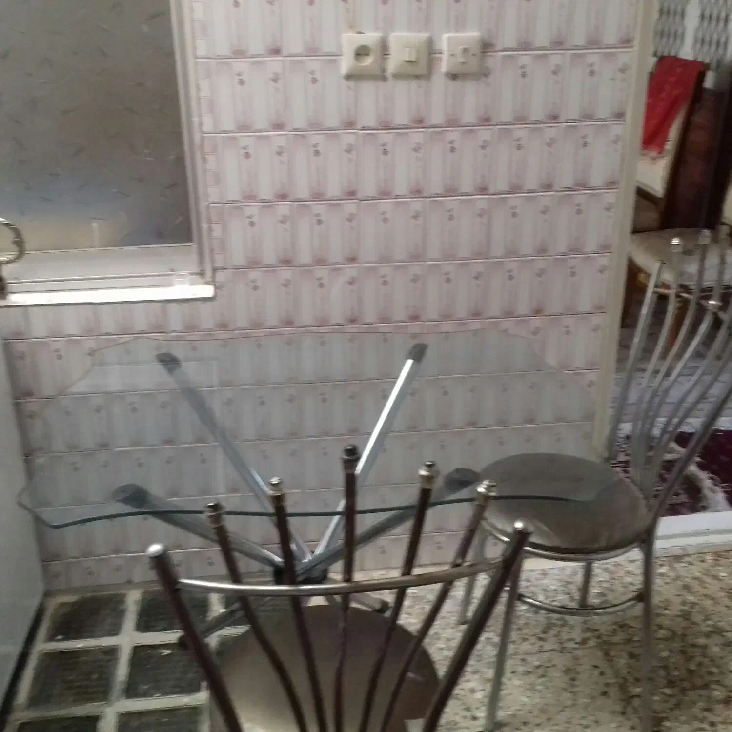 میز شیشه ای|میز و صندلی غذاخوری|مشهد, کلاهدوز|دیوار