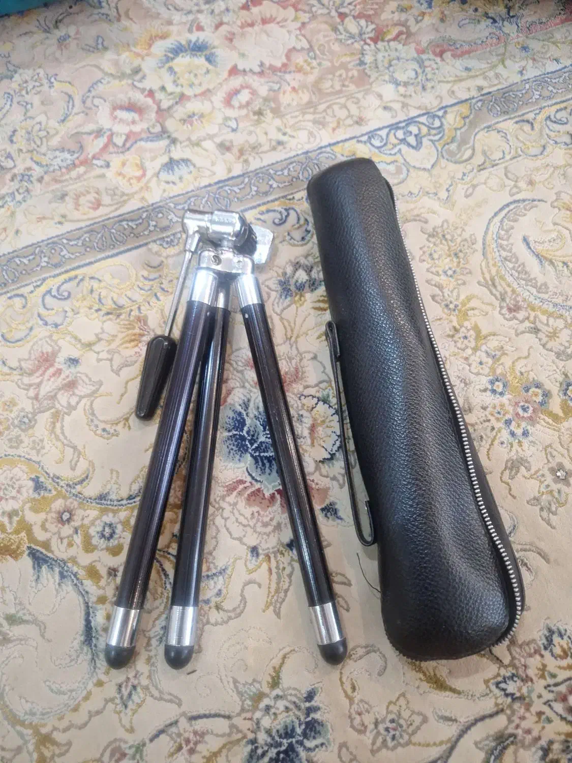 دو عدد پایه دوربین عکاسی فیلم برداری|دوربین عکاسی و فیلم‌برداری|تهران, شهرک خرازی|دیوار