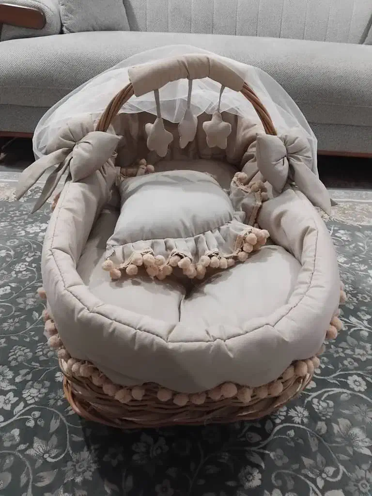 گهواره حصیری|تخت و صندلی بچه|خشکبیجار, |دیوار