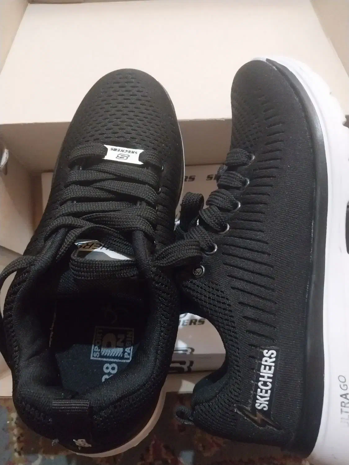 کفش|کیف، کفش، کمربند|کرمان, |دیوار