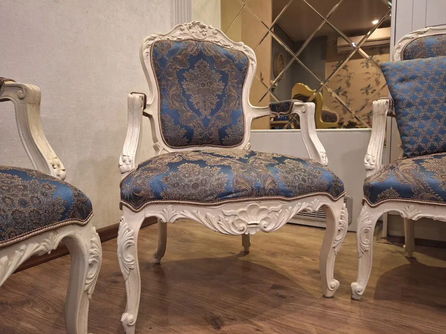 مبل استیل ۹ نفره به همراه جلو مبلی ها|مبلمان خانگی و میز عسلی|مشهد, امیریه|دیوار