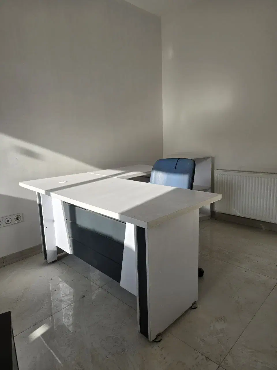 فروش میز و صندلی اداری در حد نو|مبلمان اداری|مشهد, رضاشهر|دیوار