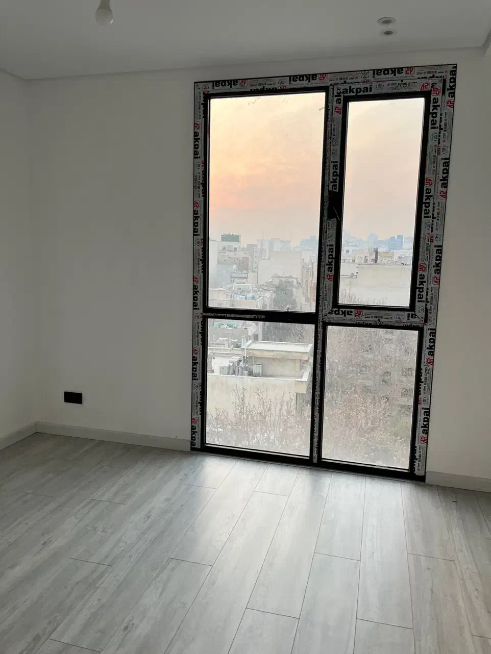 شمال جردن/۸۴متراداری/لابی شیک/ویو ابدی/تابلوخور|فروش دفتر کار، اتاق اداری، مطب|تهران, جردن|دیوار