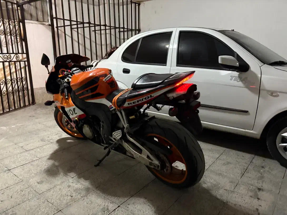 Cbr1000rrرپسول مدل۲۰۰۵|موتورسیکلت|تهران, هاشمی|دیوار