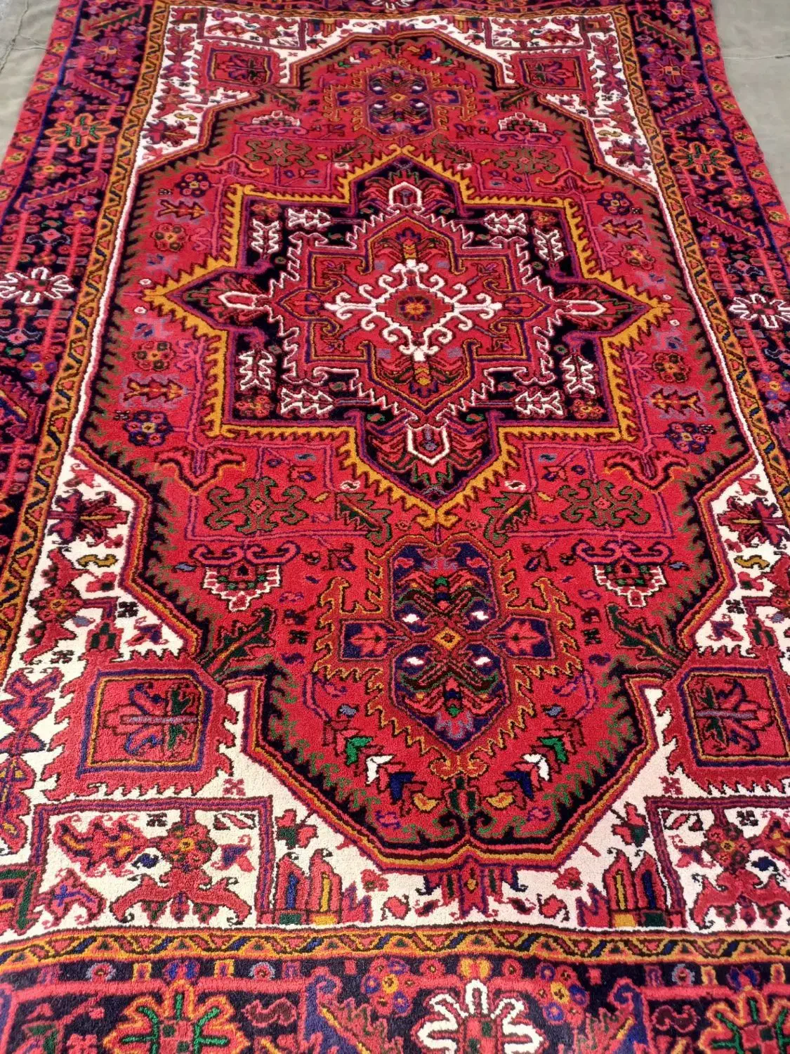 ۷ جفت فرش دستبافت|فرش|ورزقان, |دیوار