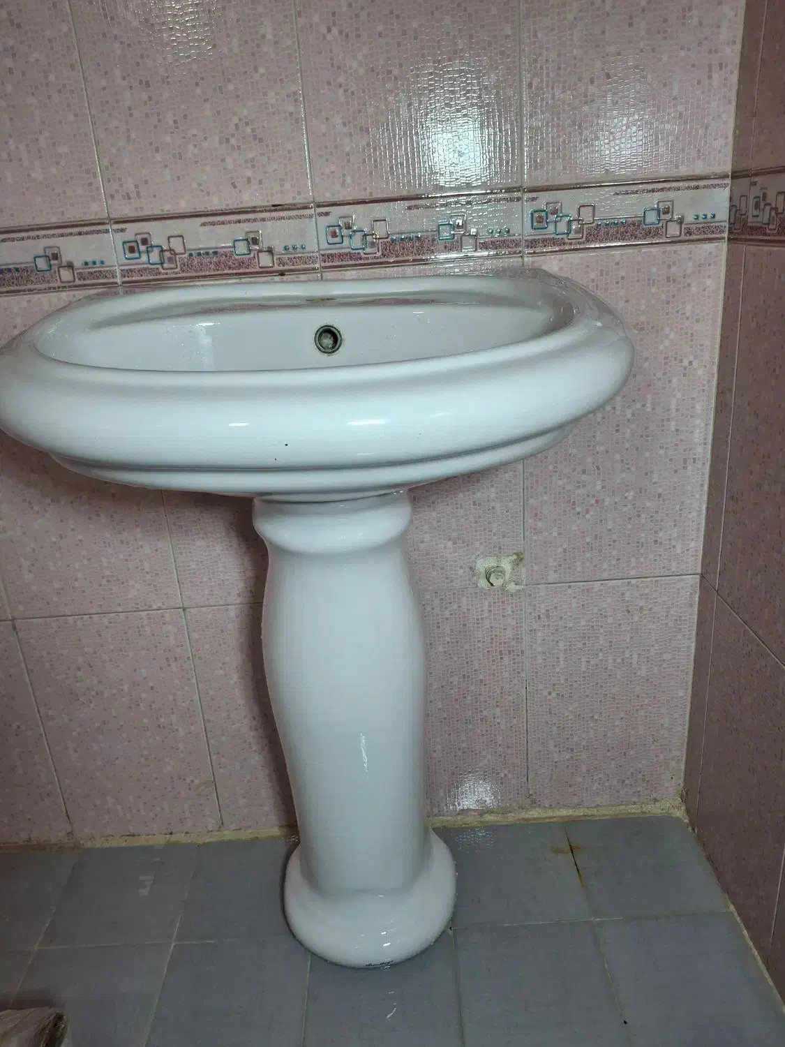 روشویی بزرگ در حد نو|لوازم سرویس بهداشتی|نجفآباد, یزدانشهر|دیوار