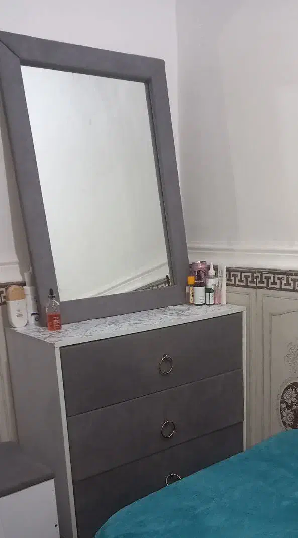 میز اراشی|آرایشگاه و سالن‌های زیبایی|کارون, |دیوار