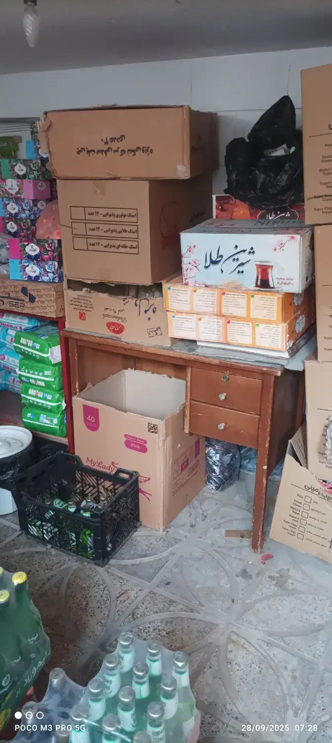 میز تحریر دو کشو سالم|مبلمان خانگی و میز عسلی|ساوه, |دیوار