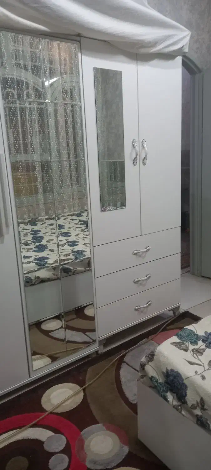 کمد وتخت ومیز واینه کشو آرایش|تخت و سرویس خواب|مشهد, کلاته برفی|دیوار