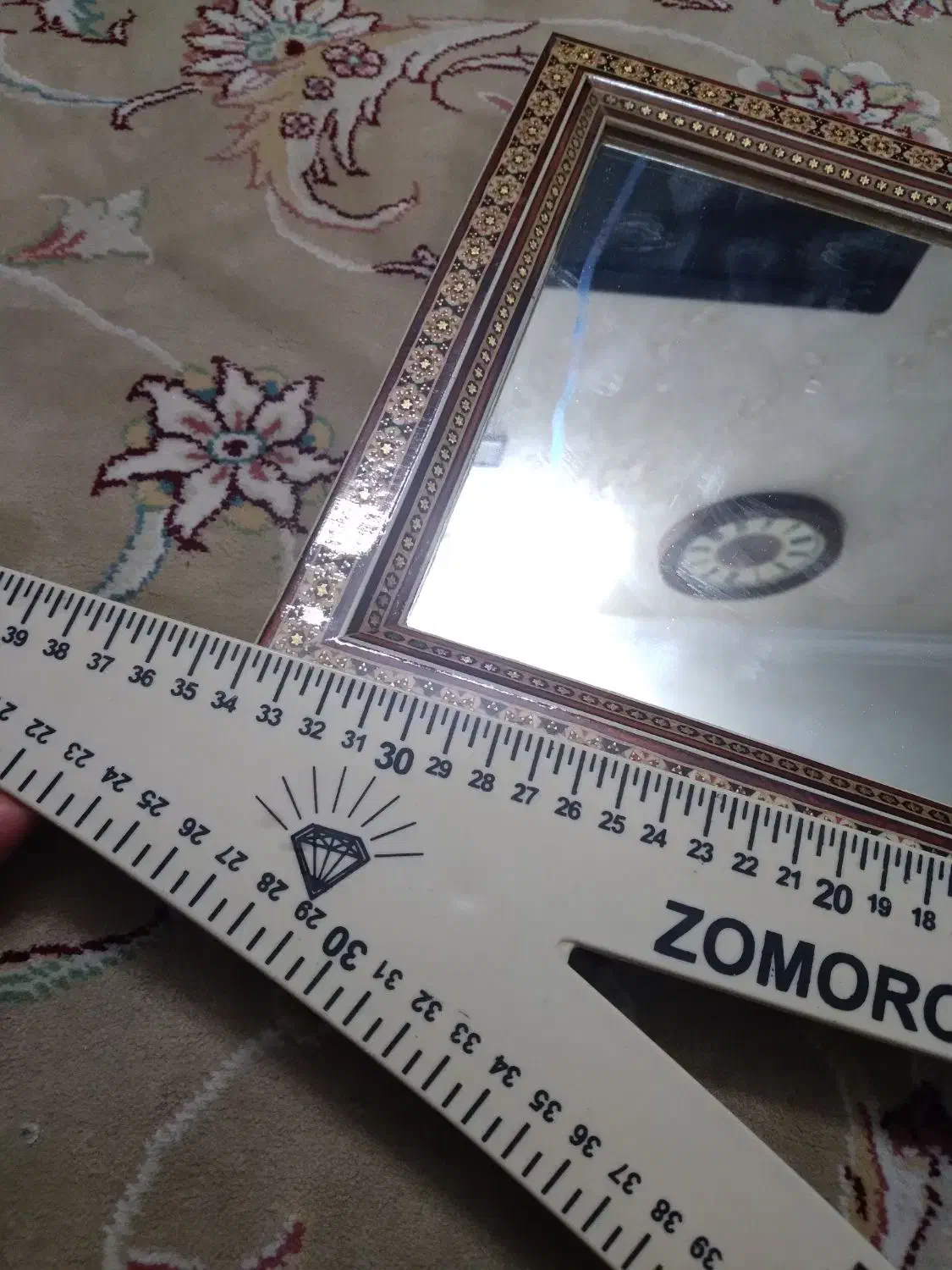 آینه منبت|آینه|مشهد, هفت تیر (نه دره)|دیوار