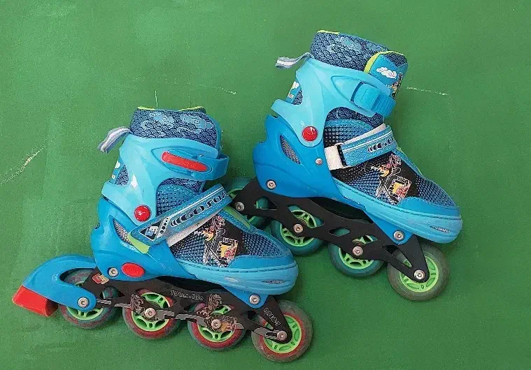 کفش اسکیت|دوچرخه، اسکیت، اسکوتر|کیش, |دیوار