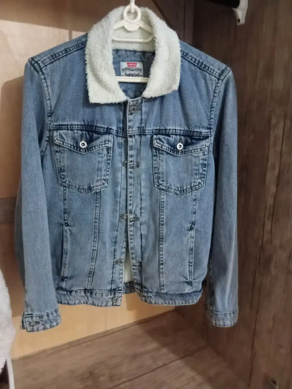 فروشی کت|لباس|گنبد کاووس, |دیوار