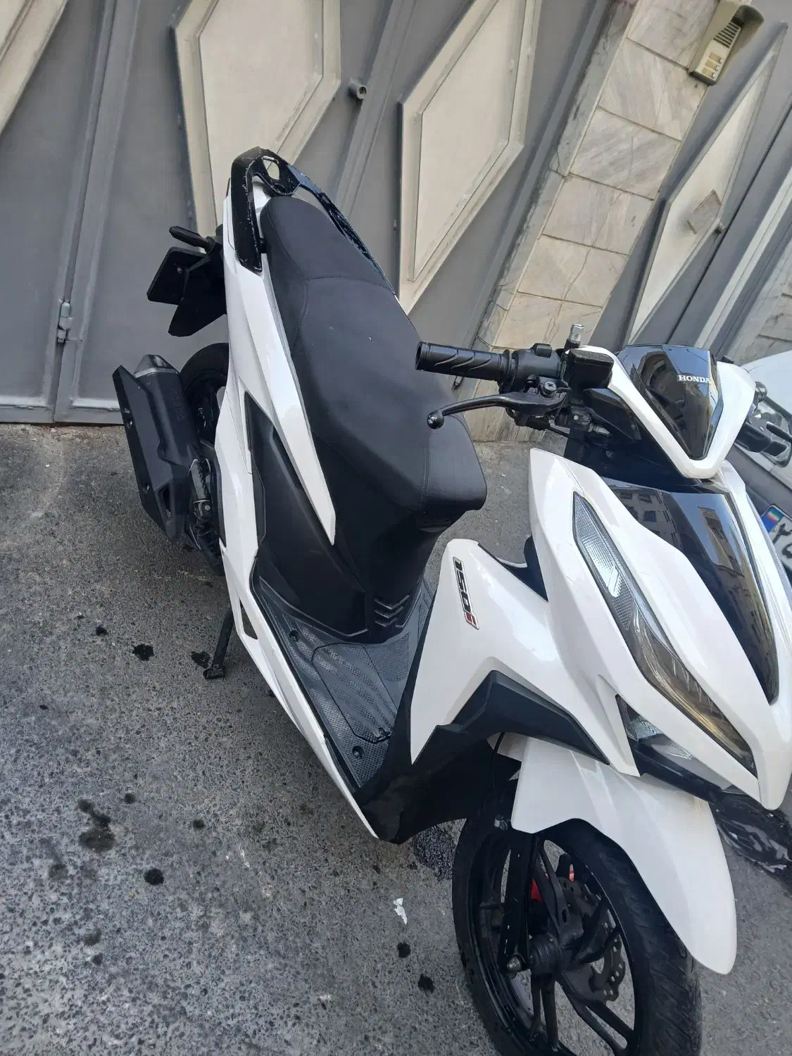 کیلیک ۱۵۰|موتورسیکلت|ری, شهادت|دیوار