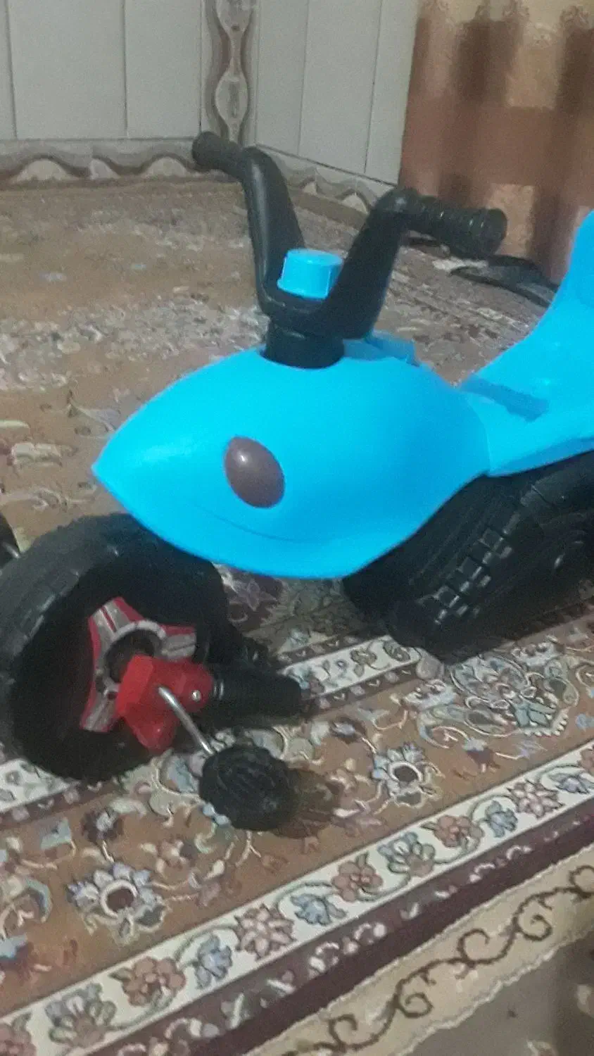 سه چرخه|اسباببازی بچه|بمپور, |دیوار