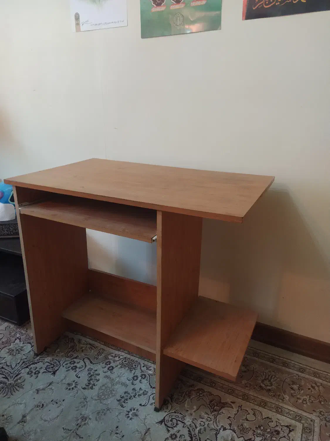 میز کامیپتر و صندلی|میز تحریر و کامپیوتر|پردیس, فاز ۴|دیوار