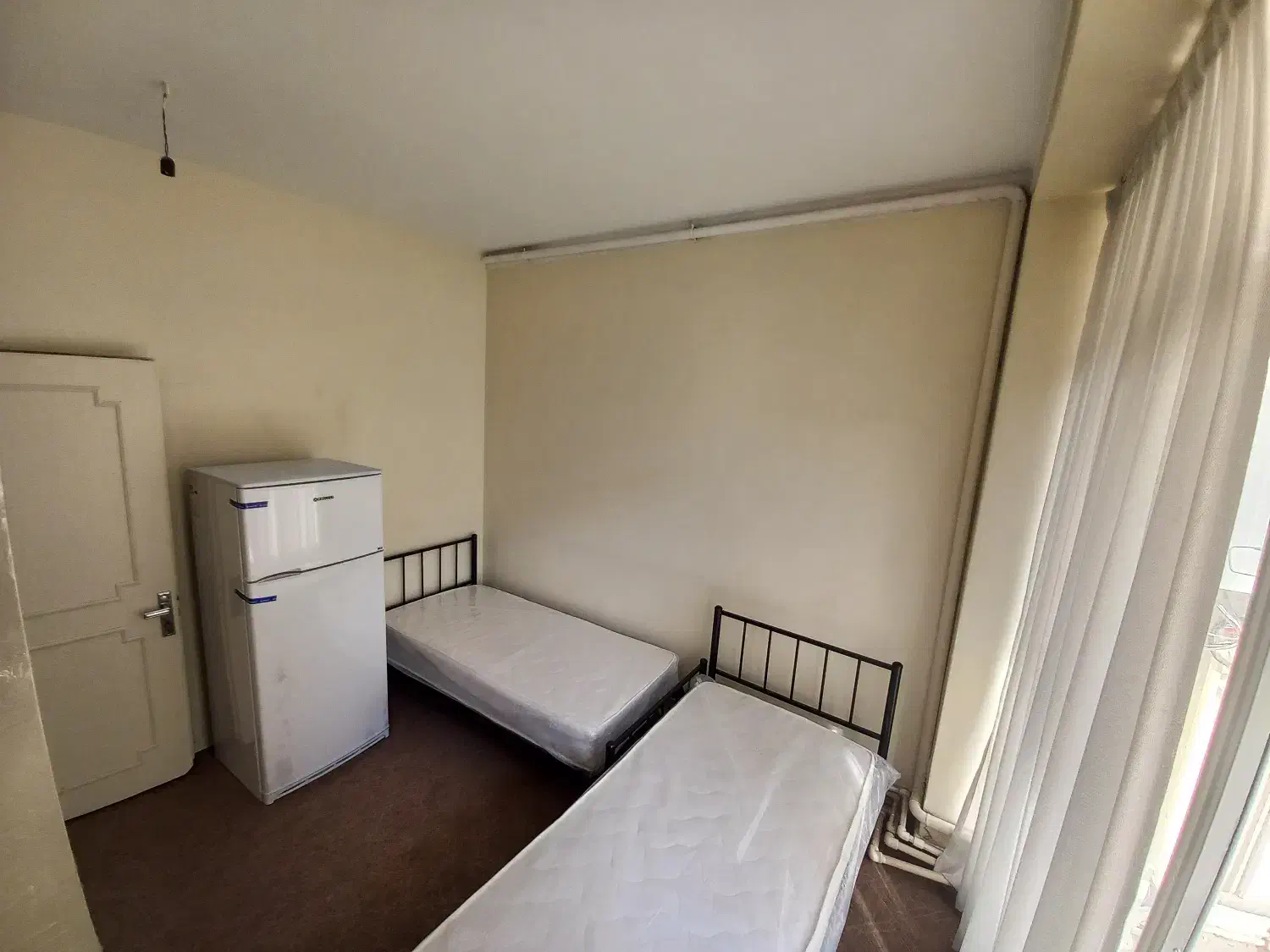 خوابگاه دخترانه