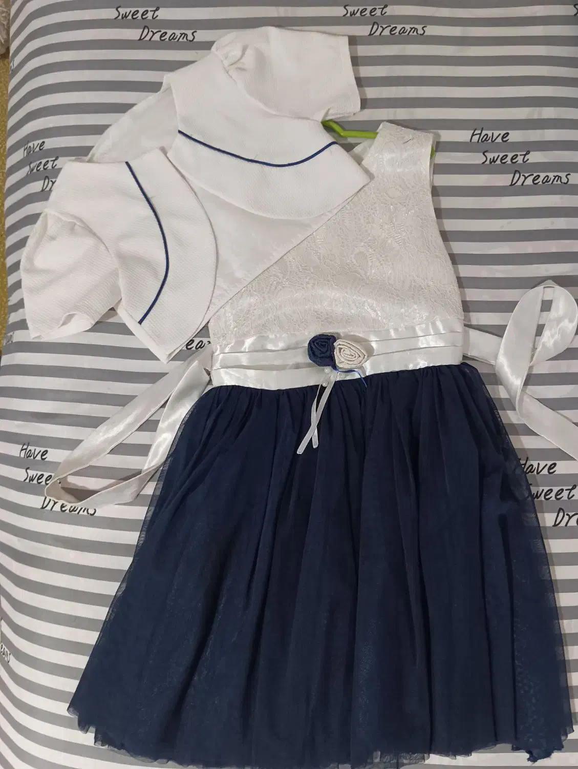 تعدادی پیراهن و کفش مجلسی دخترانه|کفش و لباس بچه|قصرشیرین, |دیوار