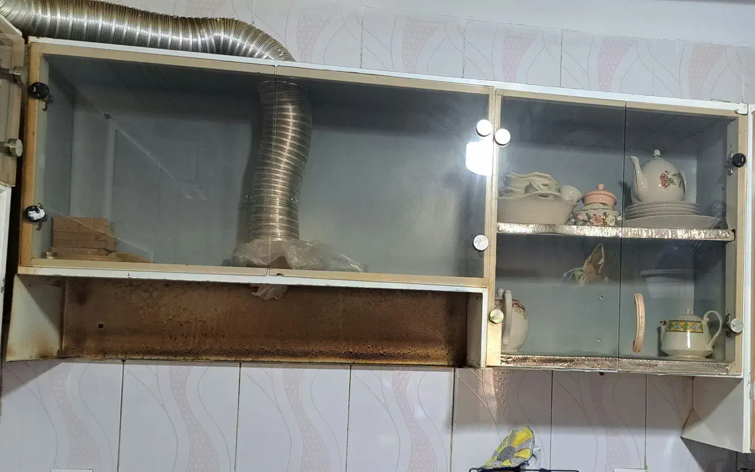 کابینت جا هودی بهمراه هود|آب‌چکان و نظم‌دهنده ظروف|زابل, |دیوار