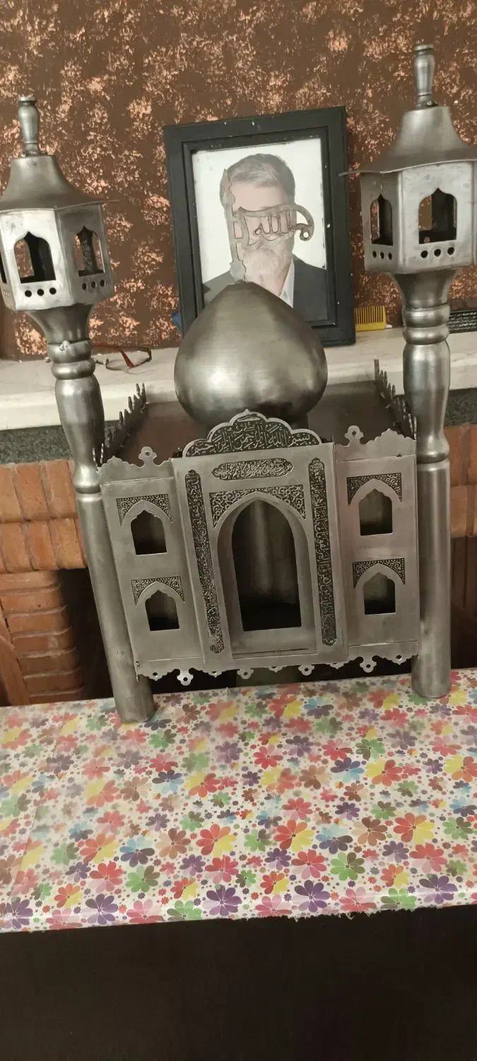 گنبد بارگاه|کلکسیون اشیاء عتیقه|اسفرورین, |دیوار