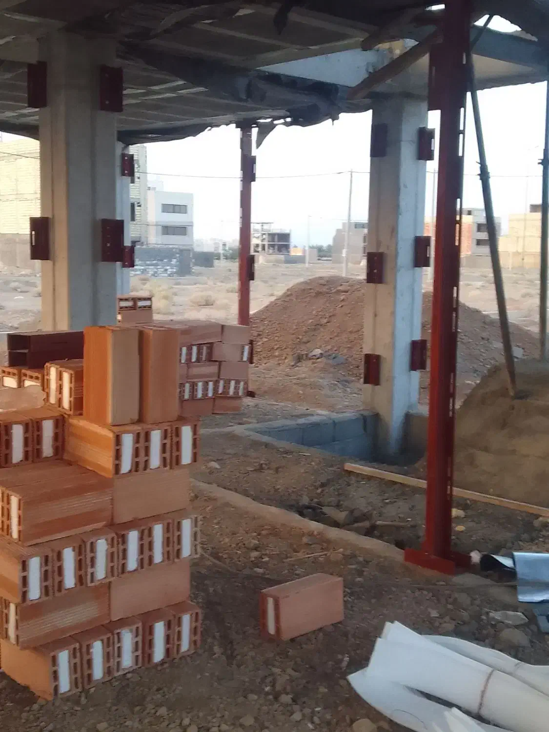 نصب والپوست وادار میانی جانپناه و نبشی کشی|خدمات پیشه و مهارت|اصفهان, خلجا|دیوار