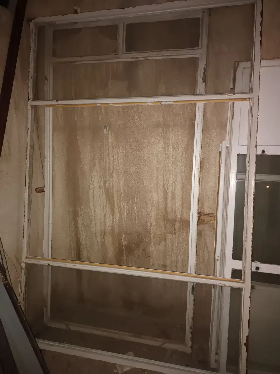 پنچره و درب آهنی و در چوبی|مصالح و تجهیزات ساختمان|همدان, |دیوار