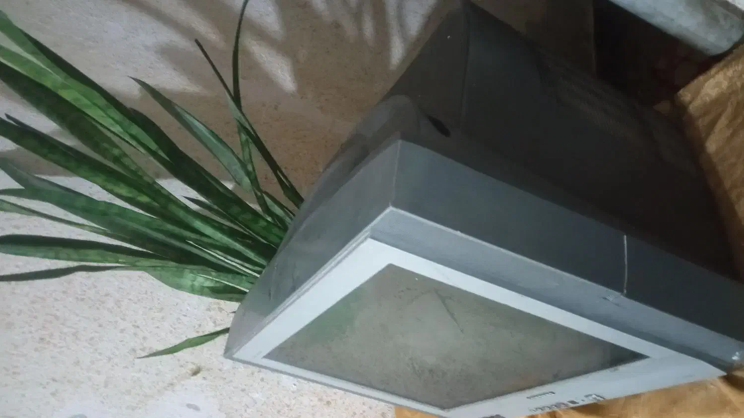 تلویزیون 24 اینچ سامسونگ صفحه تخت|تلویزیون و پروژکتور|گرگان, |دیوار