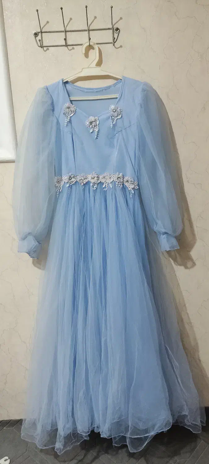 لباس مجلسی|لباس|سنگر, |دیوار