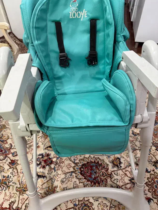 صندلی غذای کودکzooye|تخت و صندلی بچه|شیراز, ارم|دیوار