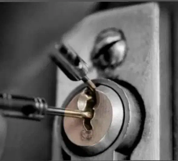 قفل و کلید سازی سینا|خدمات پیشه و مهارت|قروه, |دیوار