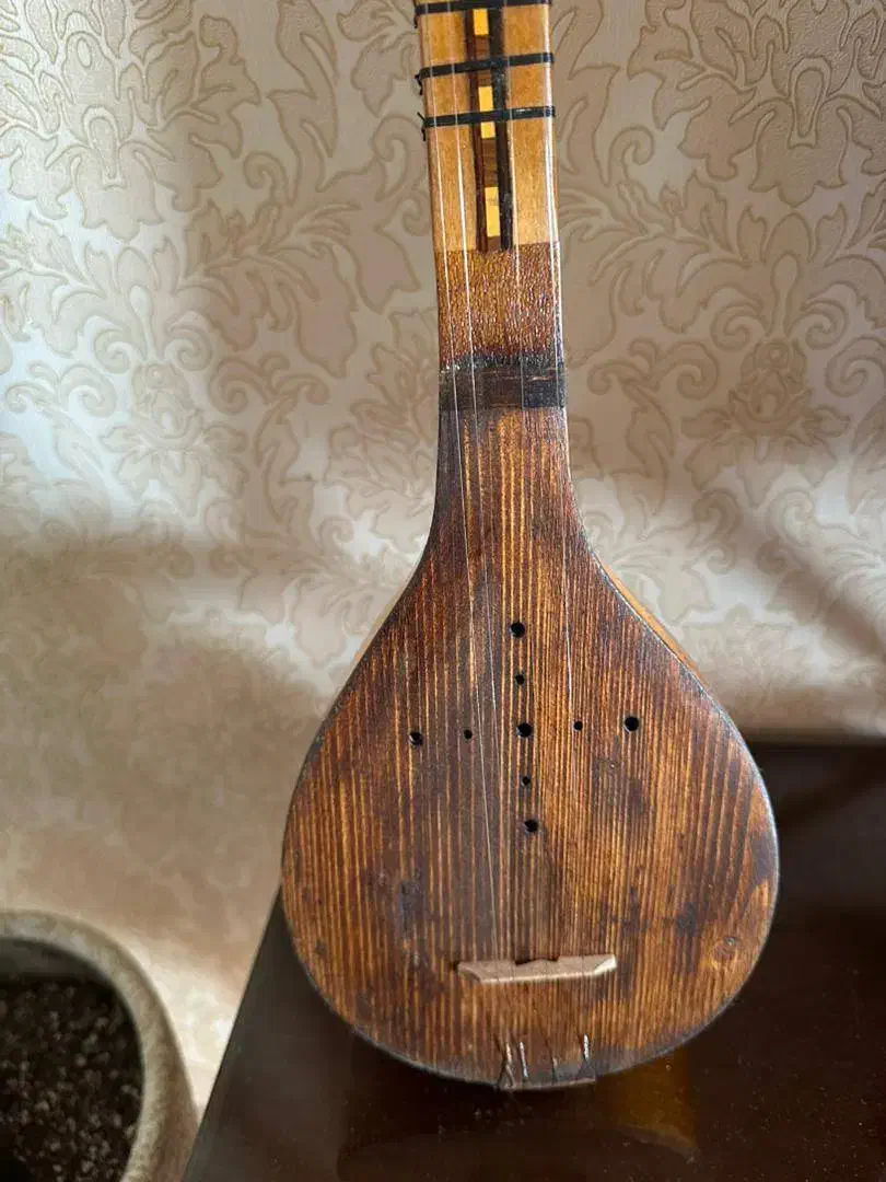 سه تار|سازهای سنتی|تهران, اکباتان|دیوار