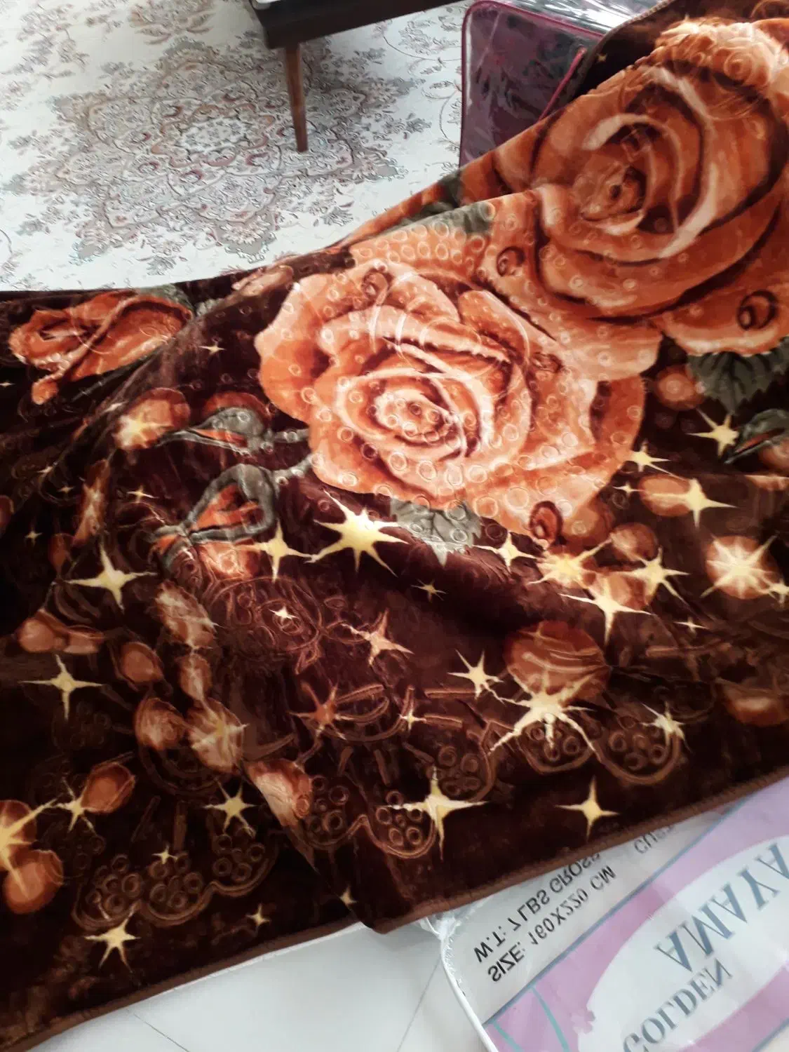 دوعدد پتو گلبافت|رختخواب، بالش، پتو|قم, شاه سید علی|دیوار