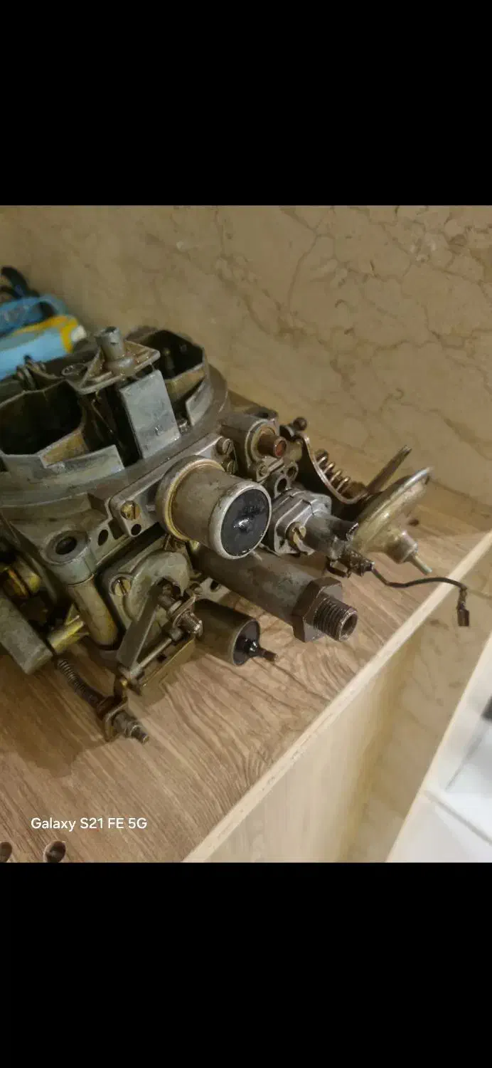 کاربرات چهار دهنه بنز قدیمی|قطعات یدکی و لوازم جانبی|بابلسر, |دیوار