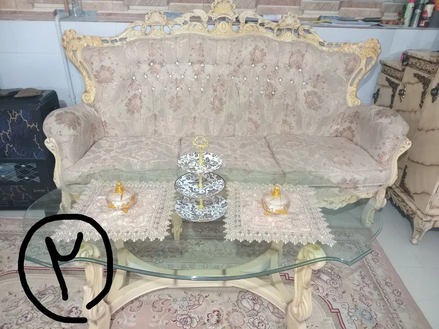 سه دست مبل تمیز و سالم همراه میز|مبلمان خانگی و میز عسلی|سراب, |دیوار