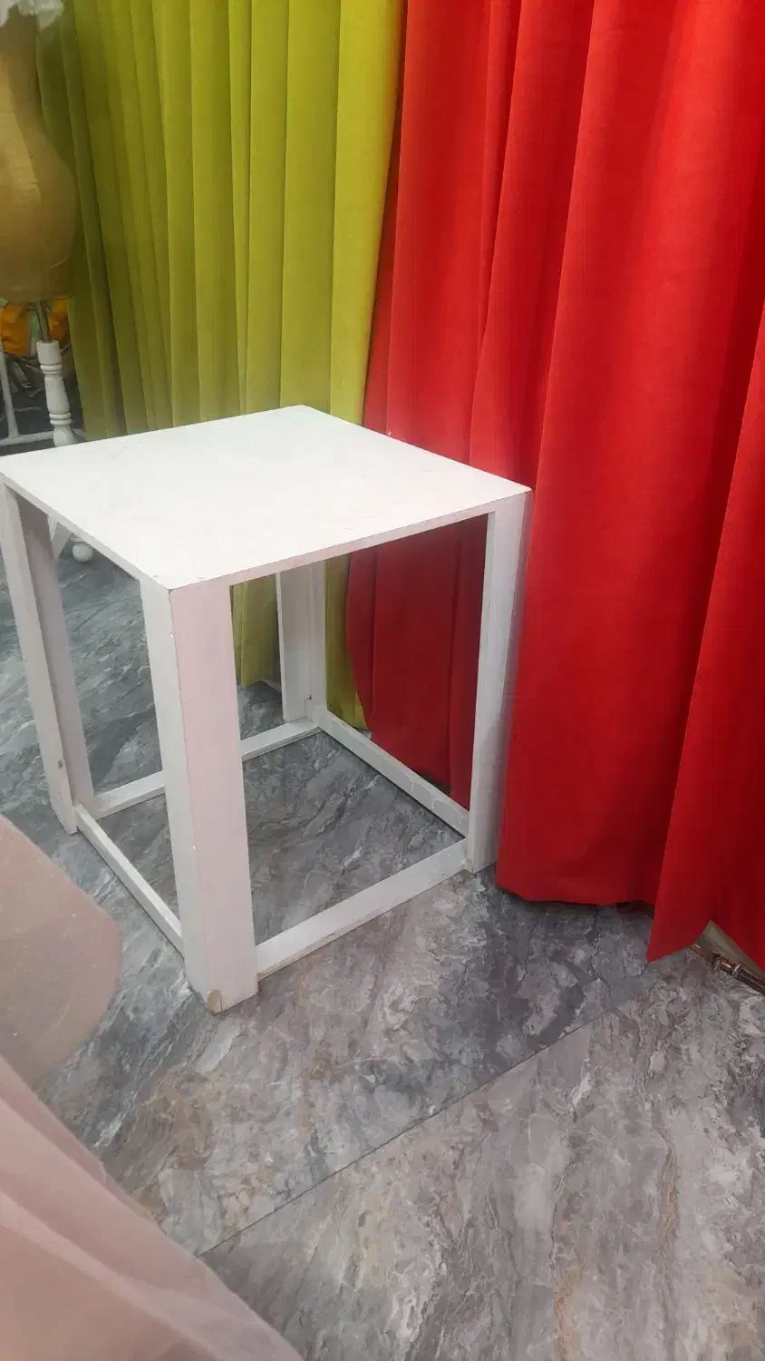 چهارپایه|صندلی و نیمکت|قدس, شهرقدس|دیوار