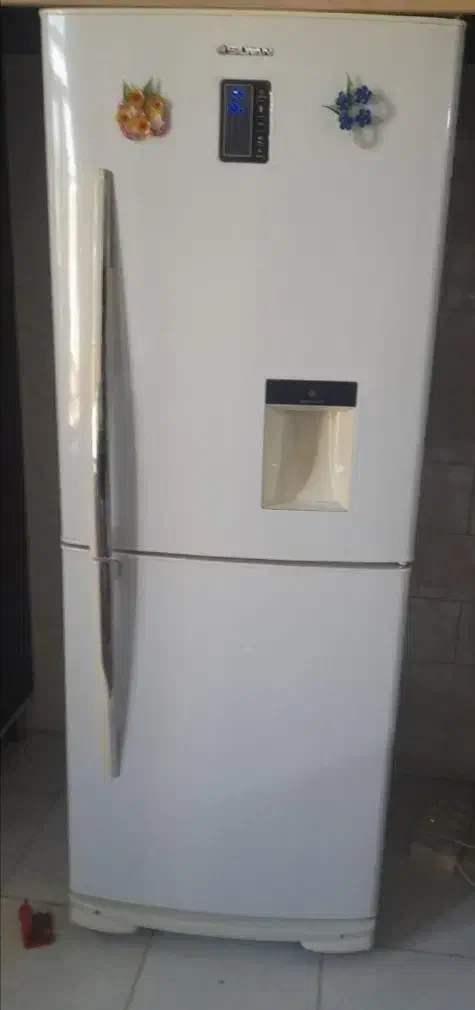 تعمیر یخچال فریزر سرویسکار نمایندگی پرند در محل|خدمات پیشه و مهارت|پرند, فاز ۶|دیوار