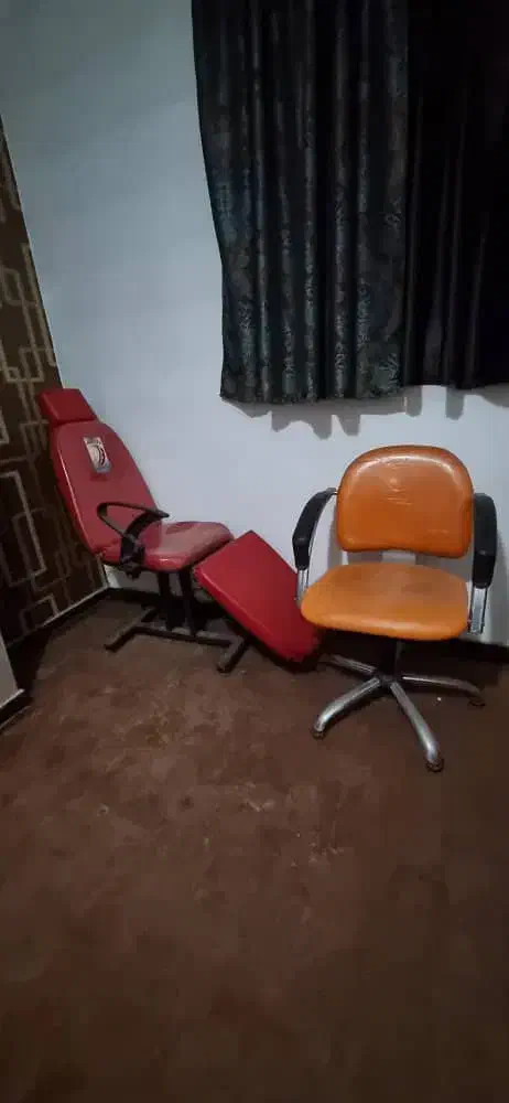 صندلی آرایشگاه|آرایشگاه و سالن‌های زیبایی|مشکین‌دشت, |دیوار