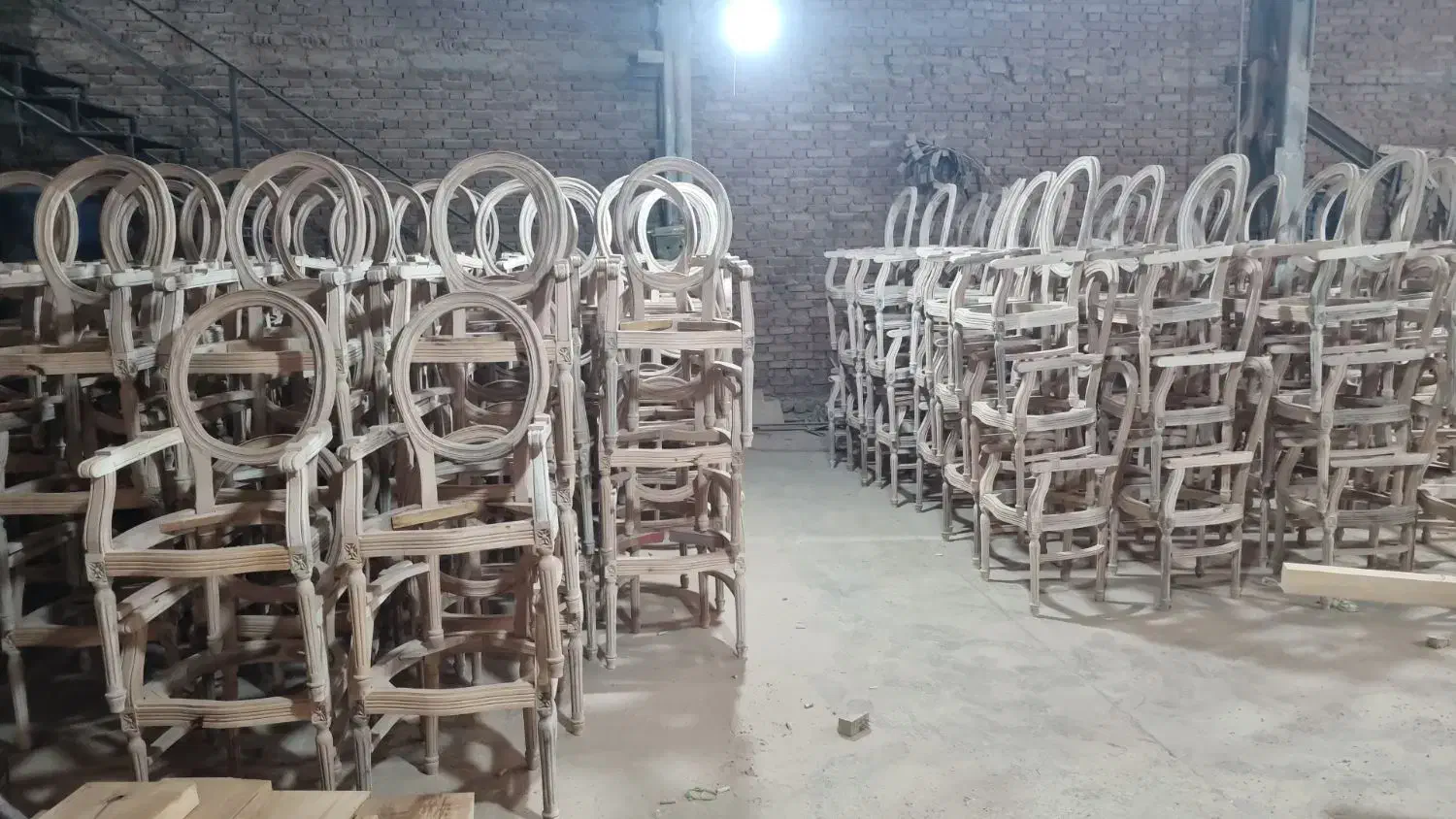 استخدام نجار و کارگر ساده برای تولید میز و صندلی|استخدام صنعتی، فنی، مهندسی|رباطکریم, شهرک صنعتی نصیرآباد|دیوار