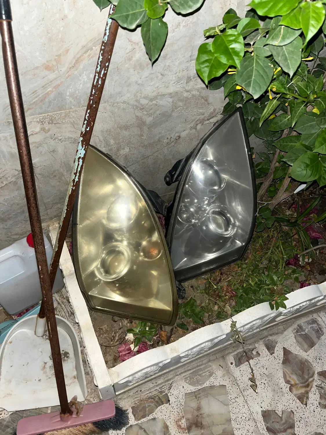 چراغ جلو MVM530 قابل احیا|قطعات یدکی و لوازم جانبی|رشت, چله خانه|دیوار