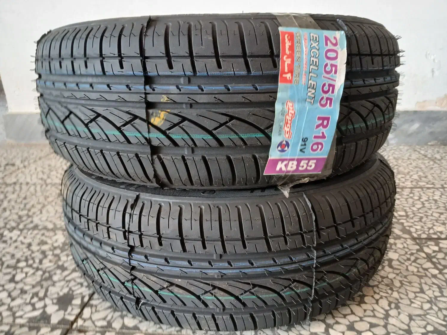 چهار حلقه لاستیک کویرتایر آکبند سایز 205/55R16|قطعات یدکی و لوازم جانبی|رشت, منظریه|دیوار
