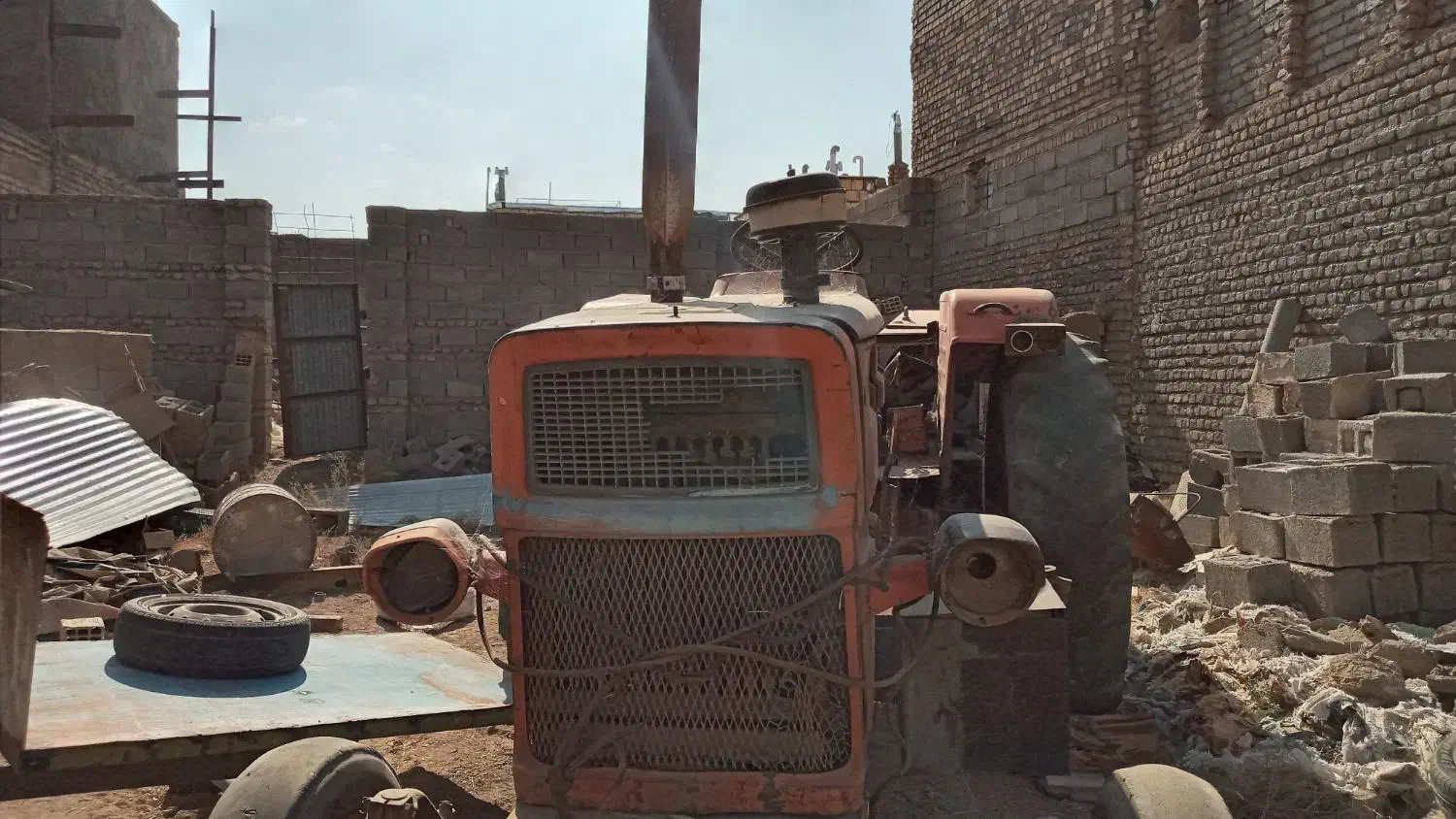 فروش یک دستگاه تراکتور رومانی|خودرو سنگین|قائن, |دیوار