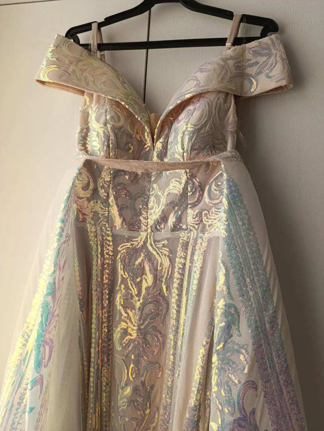 لباس مجلسی|لباس|صفادشت, |دیوار