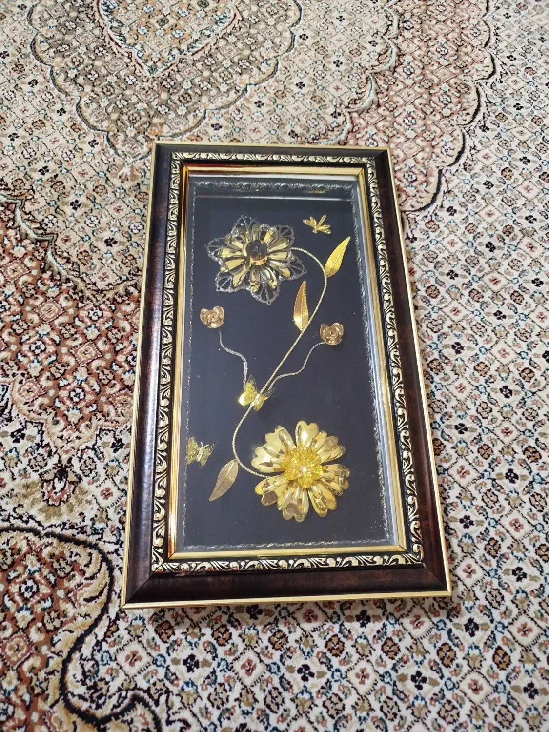 قاب گل طلایی پروانه|تابلو، نقاشی، عکس|بهارستان, |دیوار