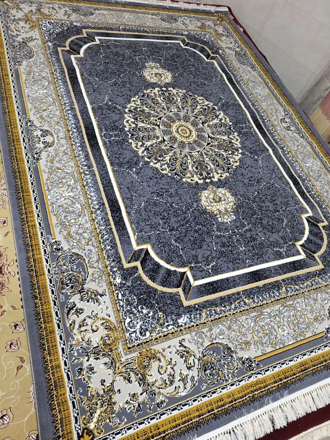 فرش لاشه دار در تنوع بالا|فرش|اصفهان, زاجان|دیوار