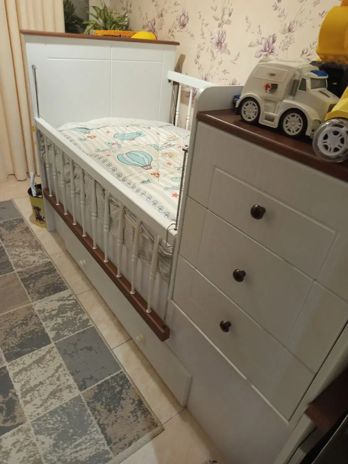 تخت دو منظور کودک و نوجوان|تخت و سرویس خواب|رشت, سعدی (تختی)|دیوار