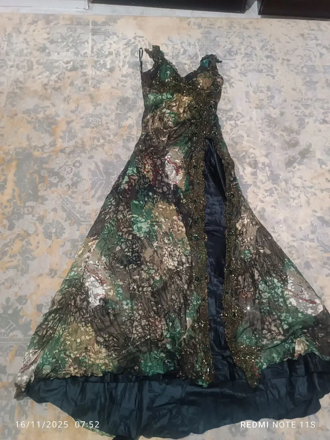 لباس مجلسی|لباس|محلات, |دیوار