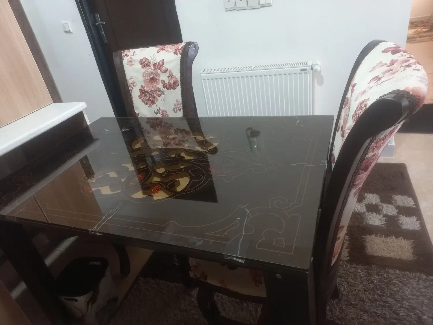 مبل ۷نفره همراه با میز ناهارخوری و ۴عدد صندلی|مبلمان خانگی و میز عسلی|هشتگرد, شهرک ارم شرقی|دیوار