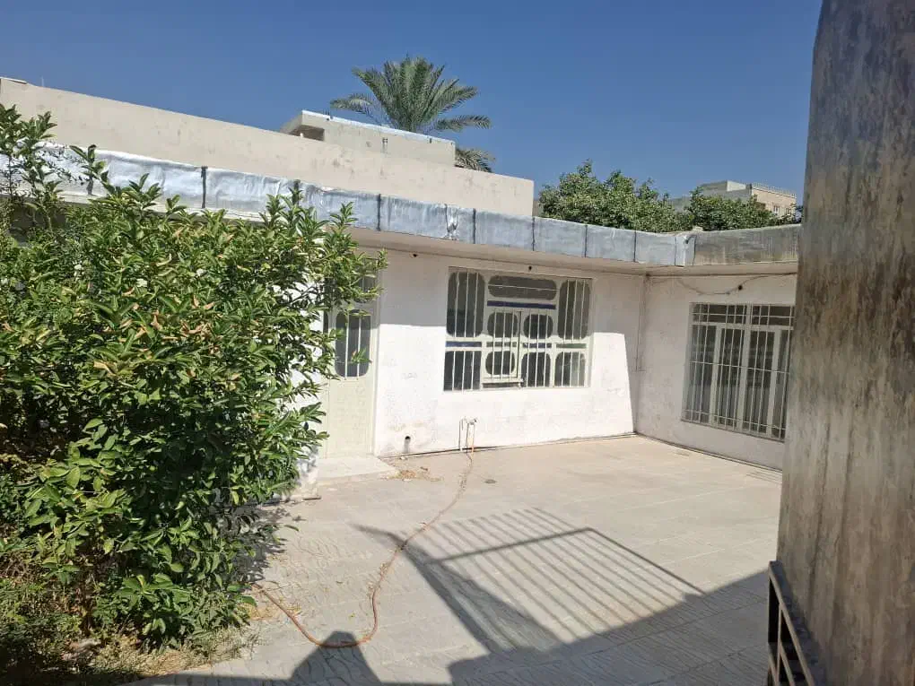 خانه ویلایی ۲۲۰ متر پشت باغ نظر|فروش خانه و ویلا|کازرون, |دیوار