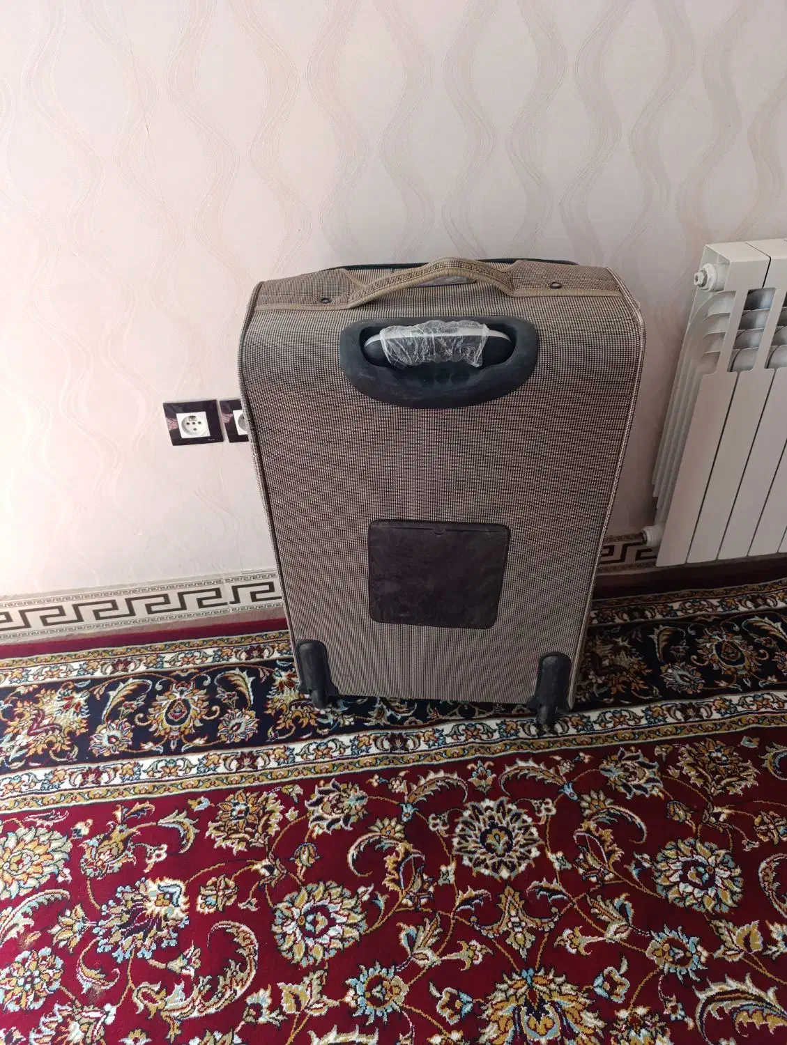 چمدان چرخدار|کیف، کفش، کمربند|اراک, |دیوار